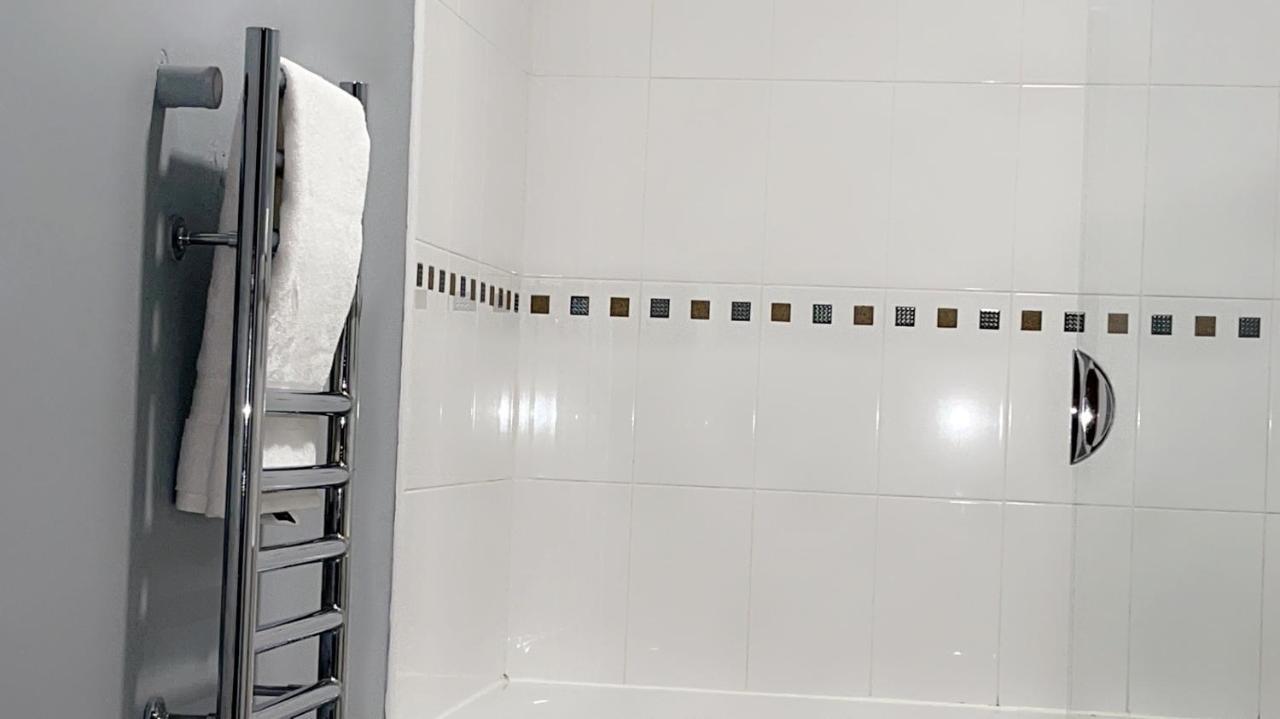 Luxury 1 Bed Apartment With Parking Manchester Exterior foto